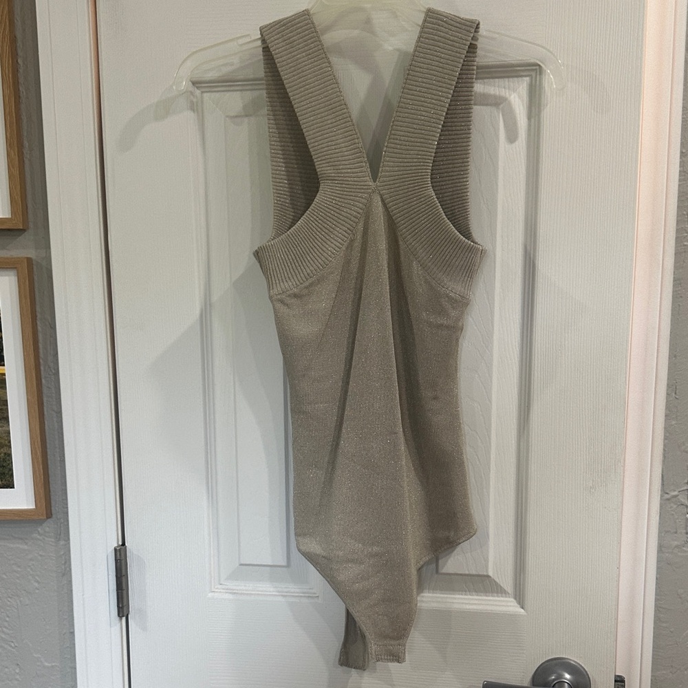 Le Lis gold 
Ribbed Bodysuit